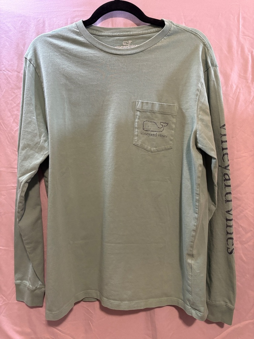 Vineyard Vines Men's Long-Sleeve Pocket Tee in Sage